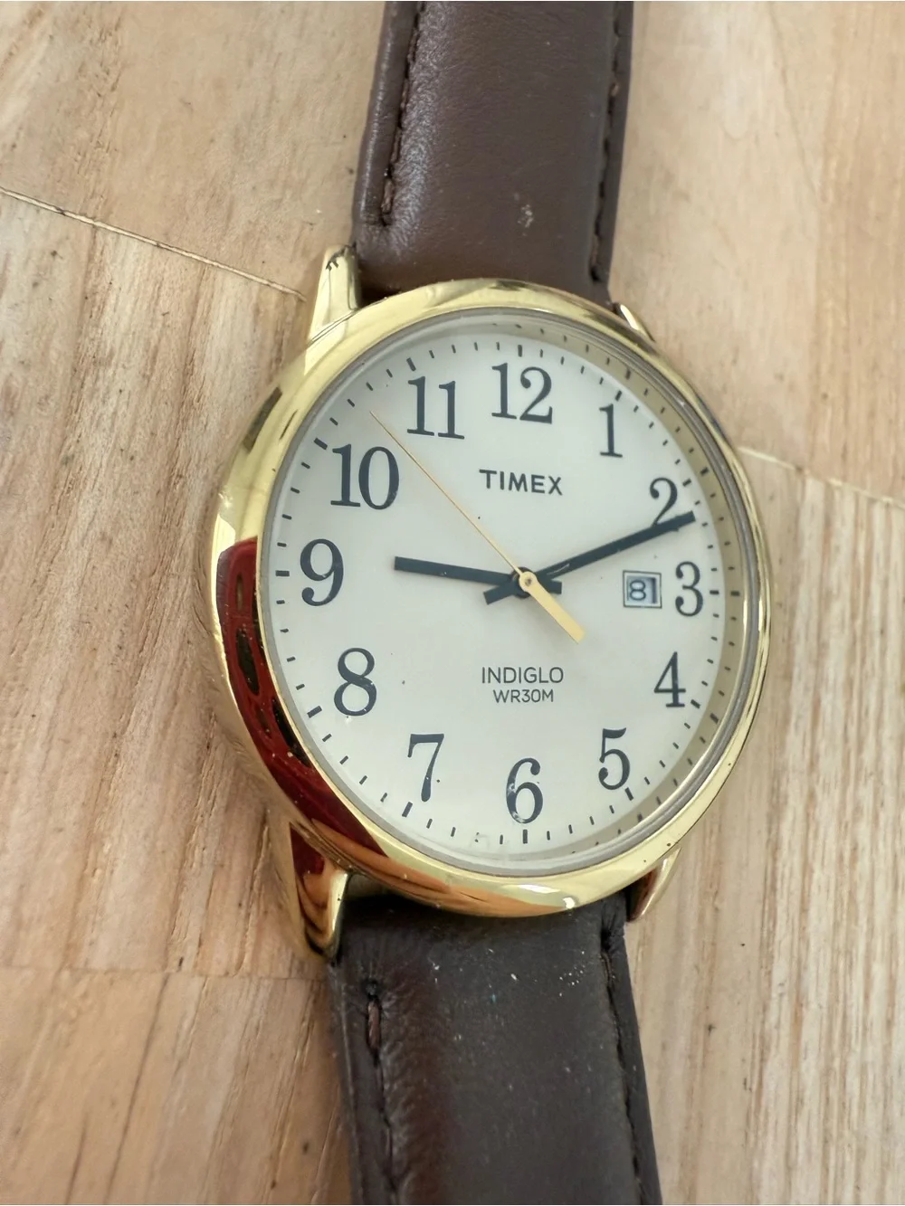 Timex gold tone easy read brown leather watch NEW BATTERY